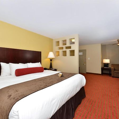 Quality Suites Nashville Airport Exterior photo