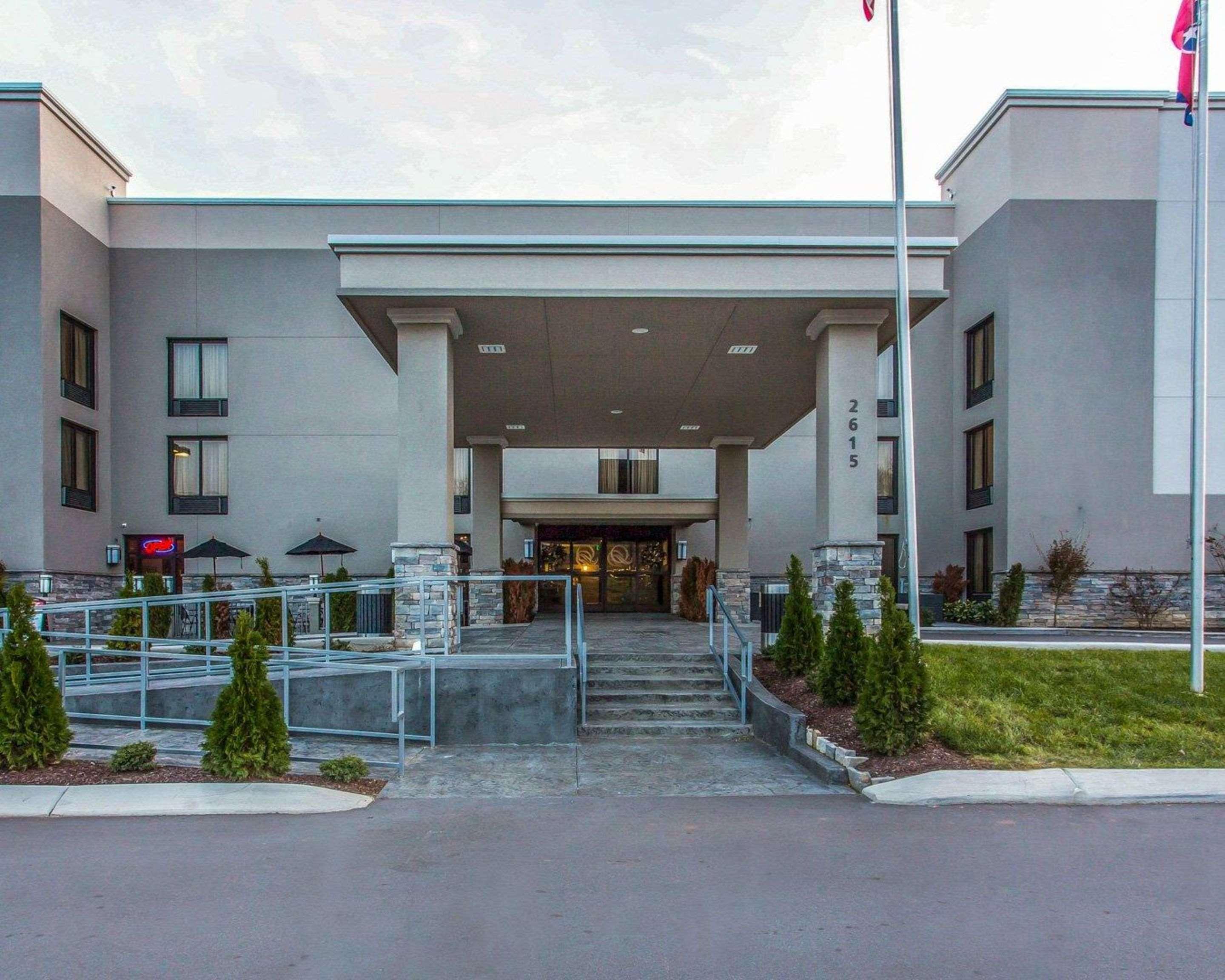 Quality Suites Nashville Airport Exterior photo