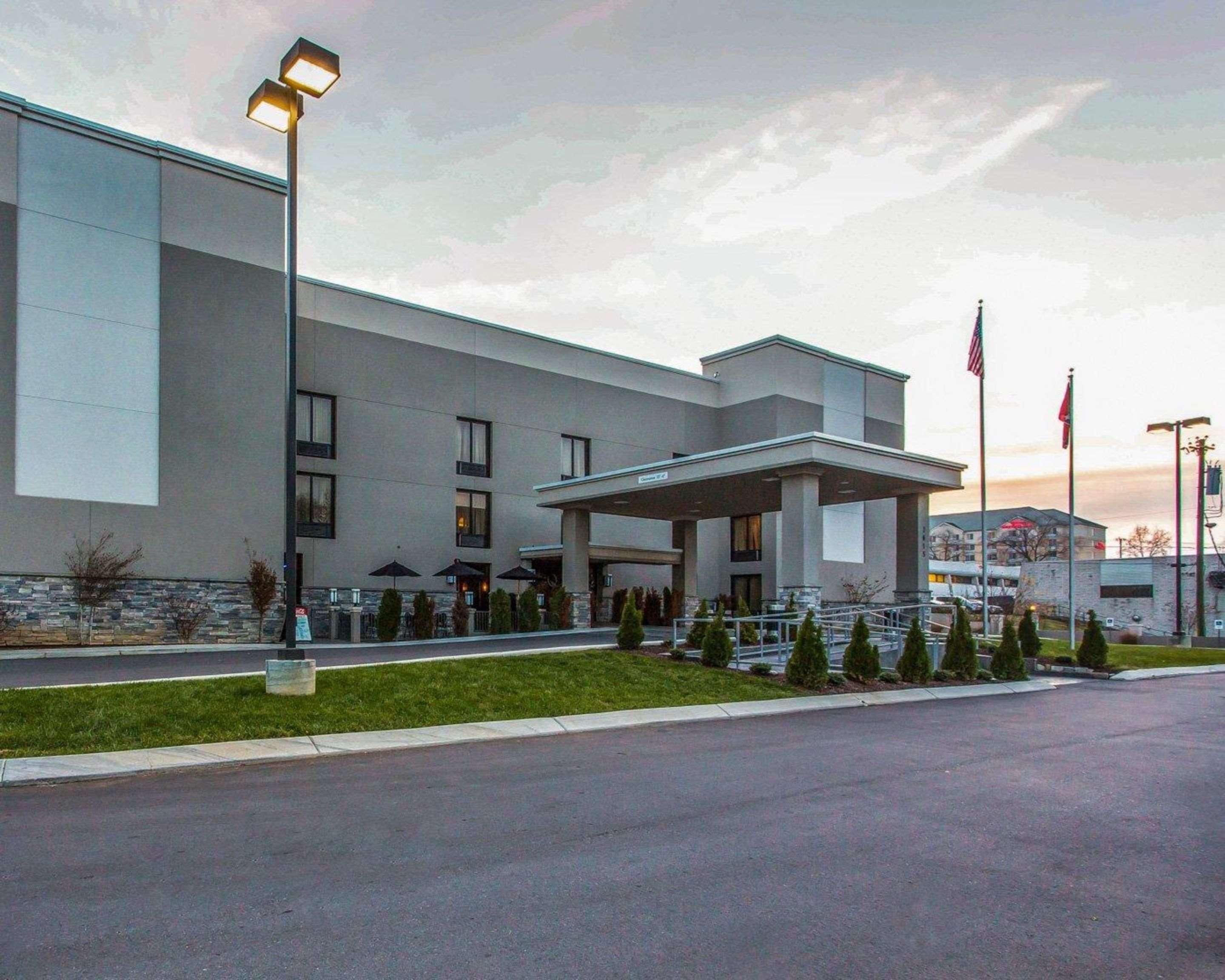 Quality Suites Nashville Airport Exterior photo