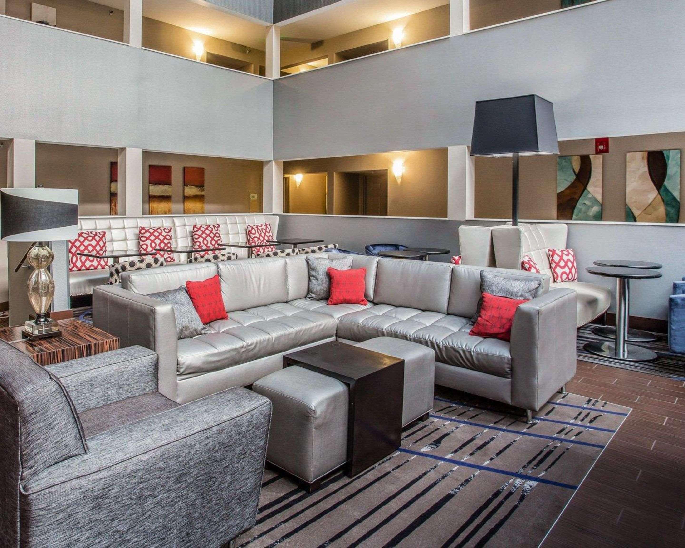 Quality Suites Nashville Airport Exterior photo