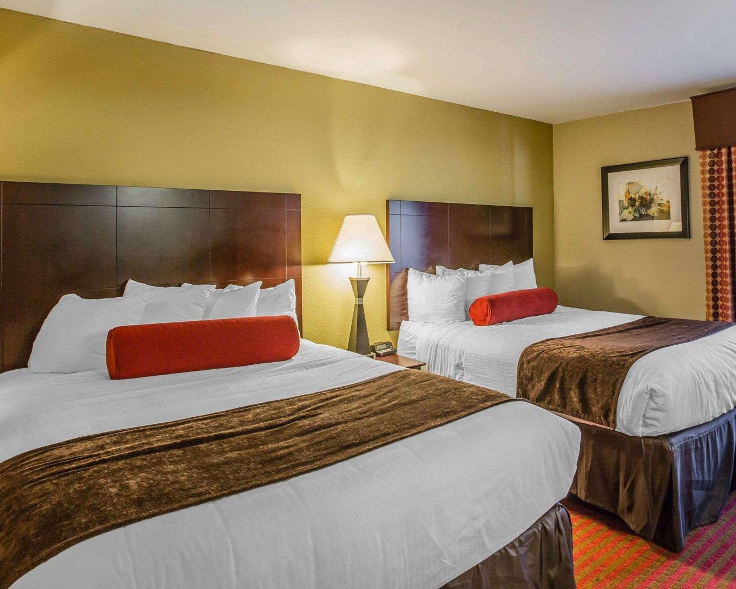 Quality Suites Nashville Airport Exterior photo