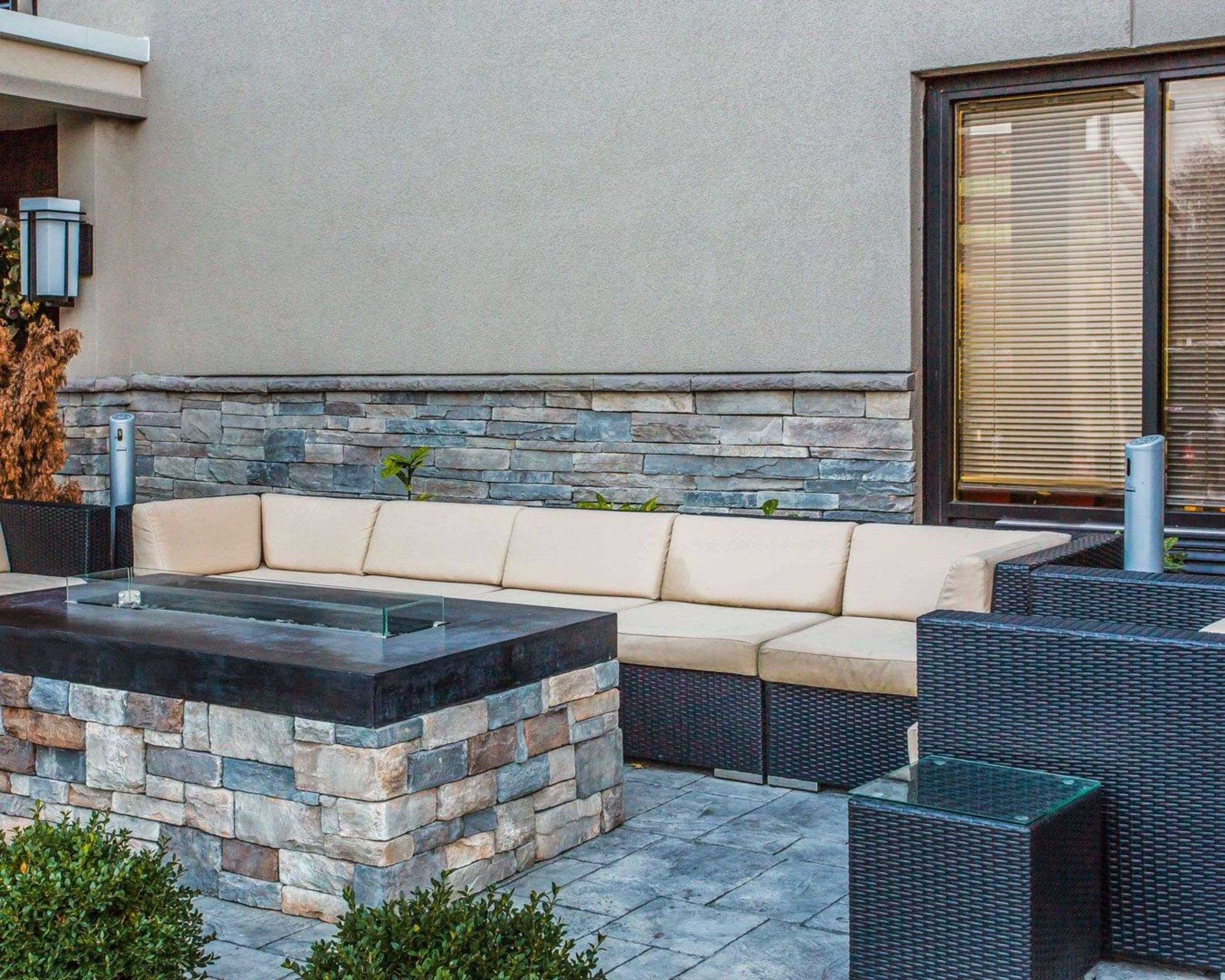 Quality Suites Nashville Airport Exterior photo