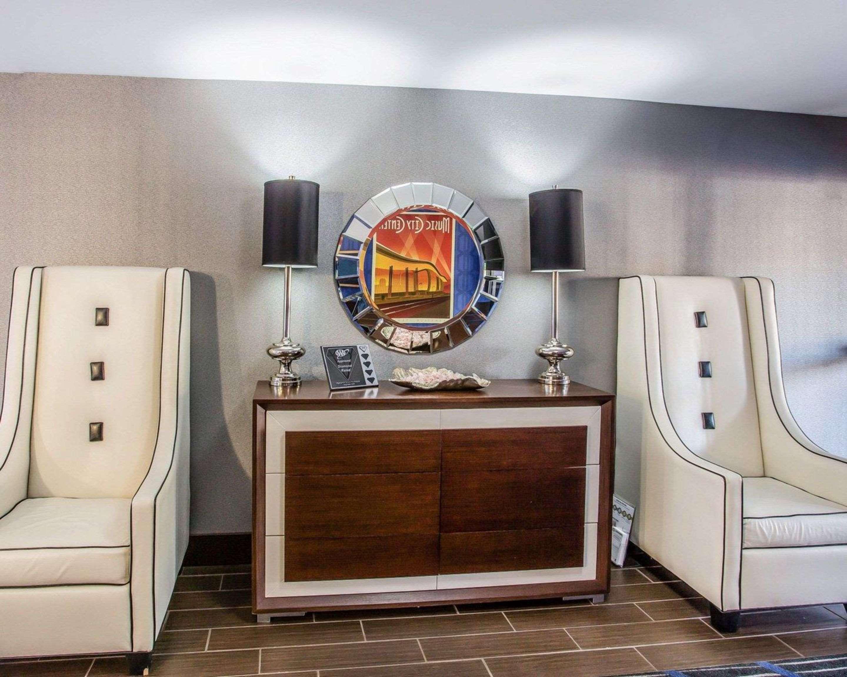 Quality Suites Nashville Airport Exterior photo