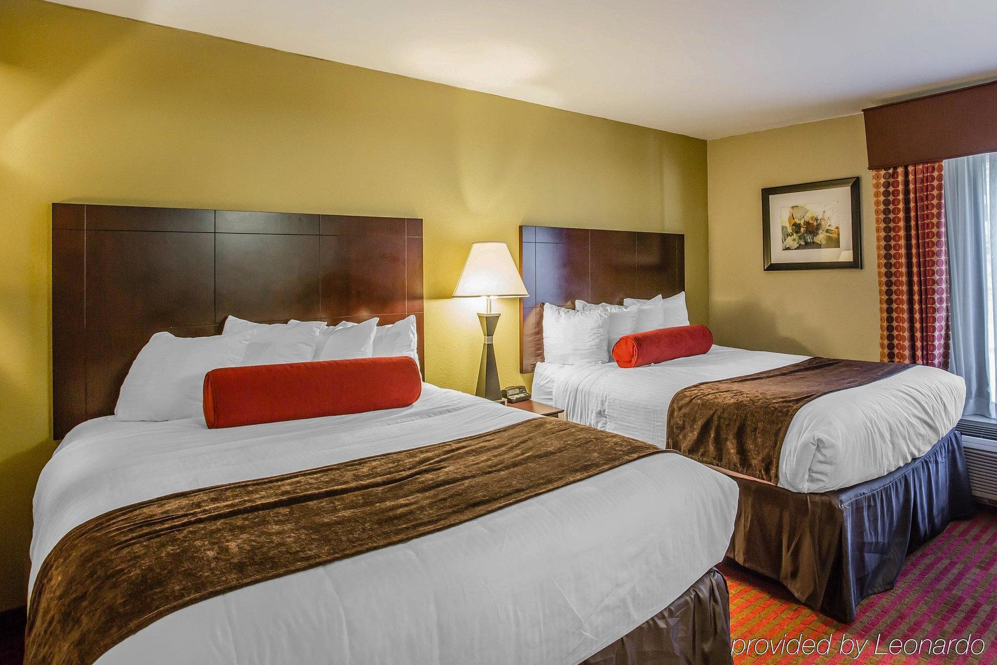 Quality Suites Nashville Airport Exterior photo