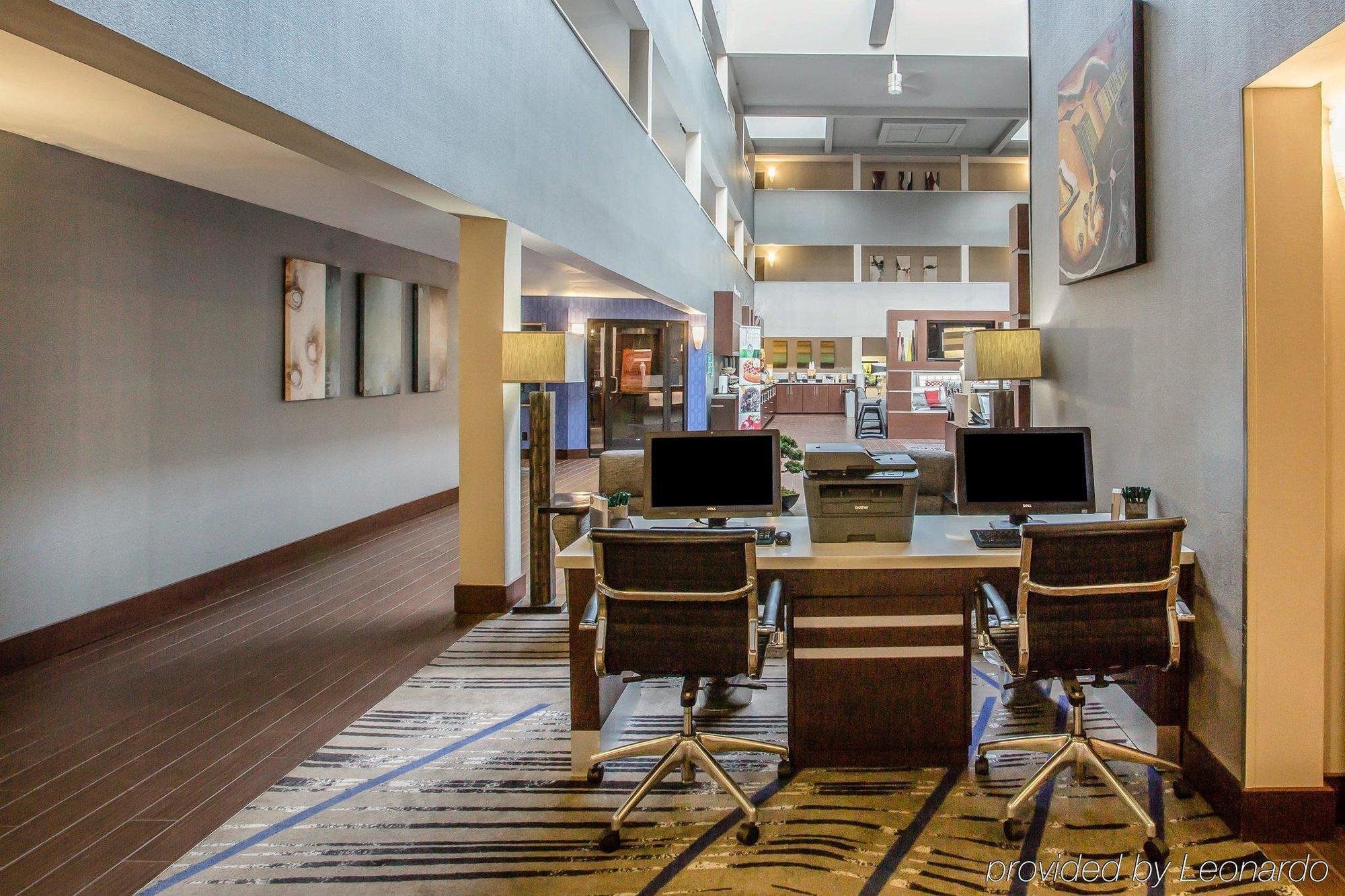 Quality Suites Nashville Airport Exterior photo