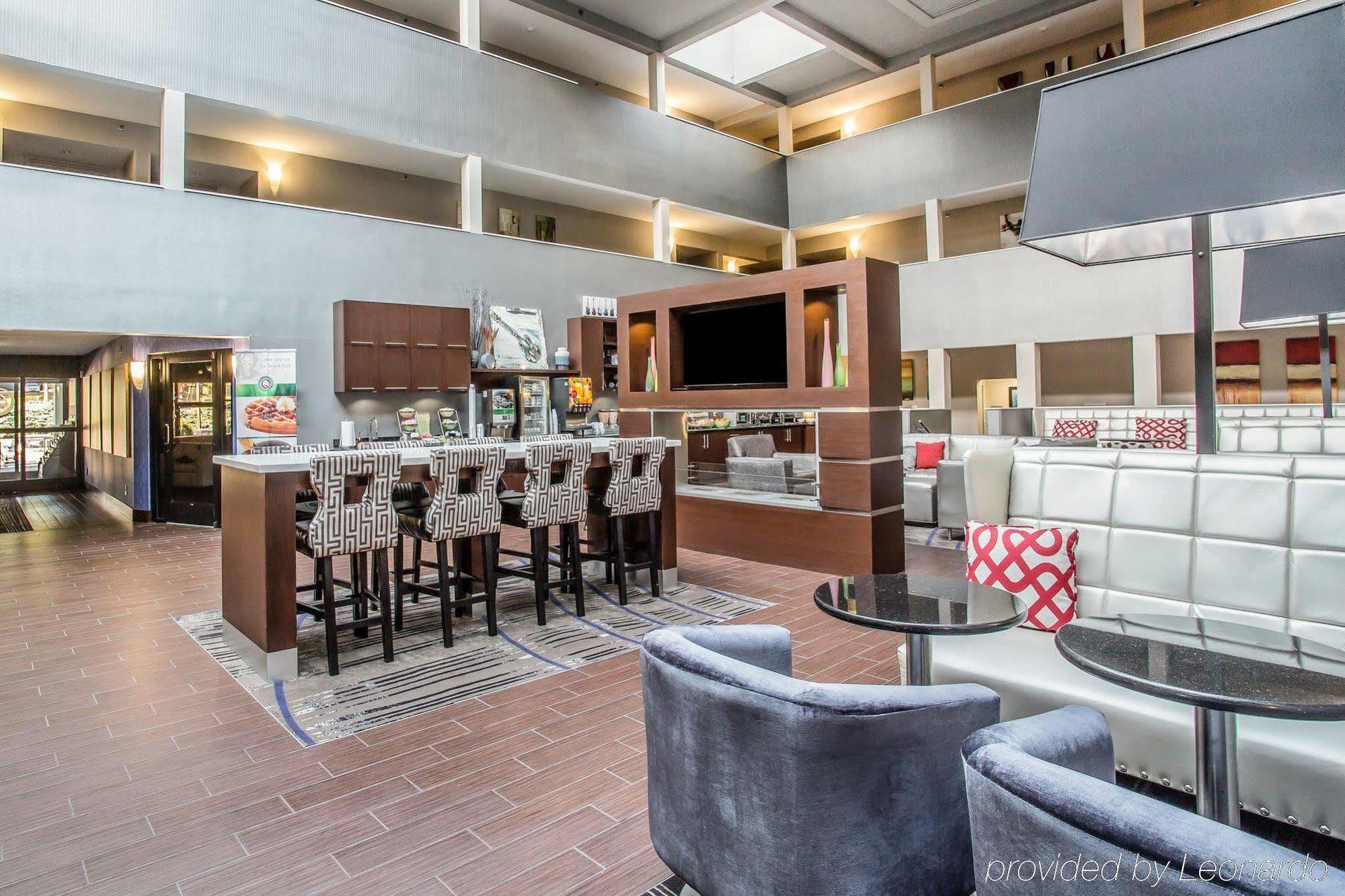 Quality Suites Nashville Airport Exterior photo