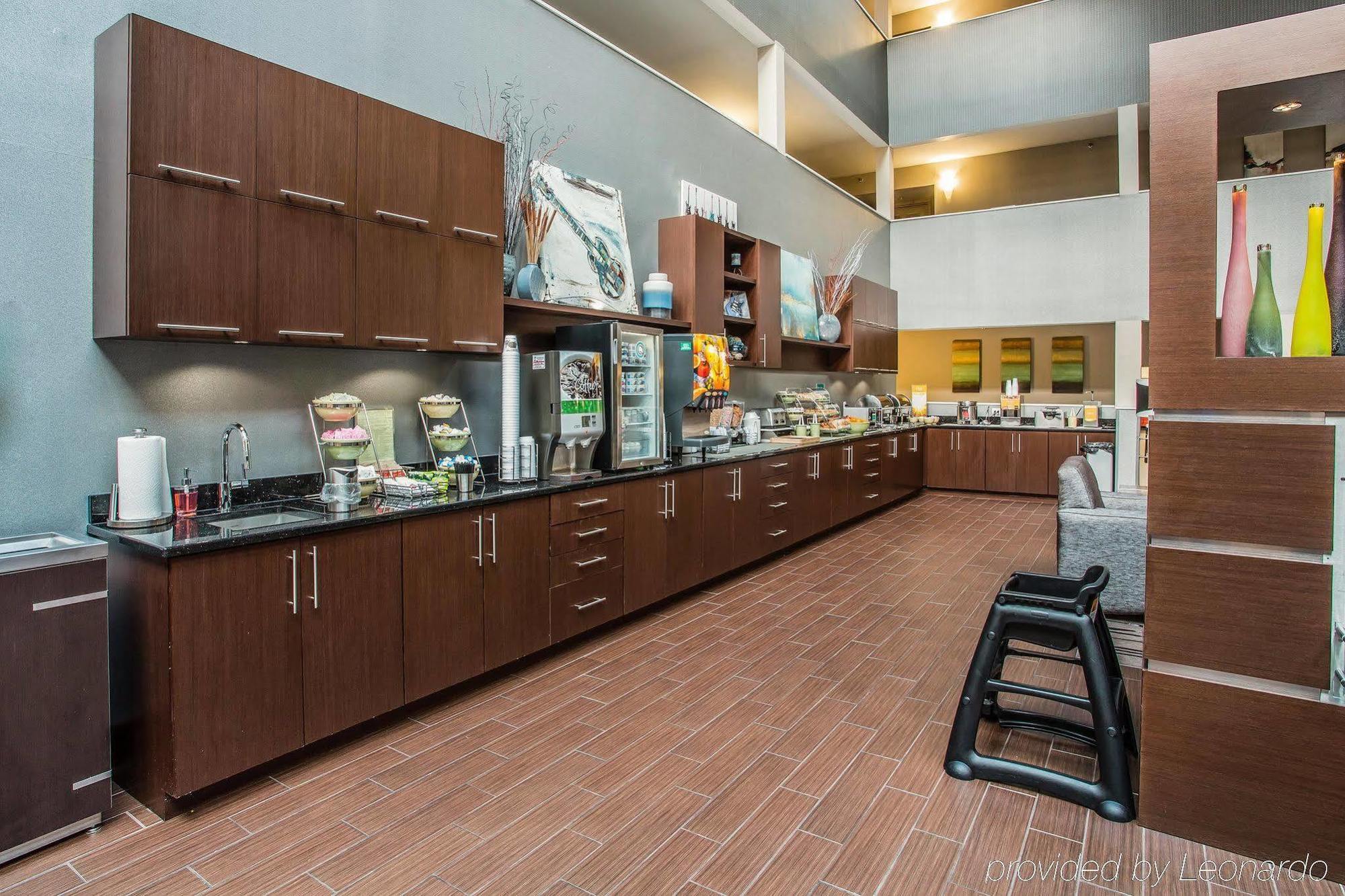 Quality Suites Nashville Airport Exterior photo