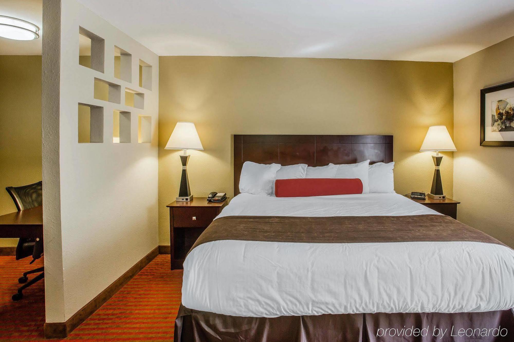 Quality Suites Nashville Airport Exterior photo